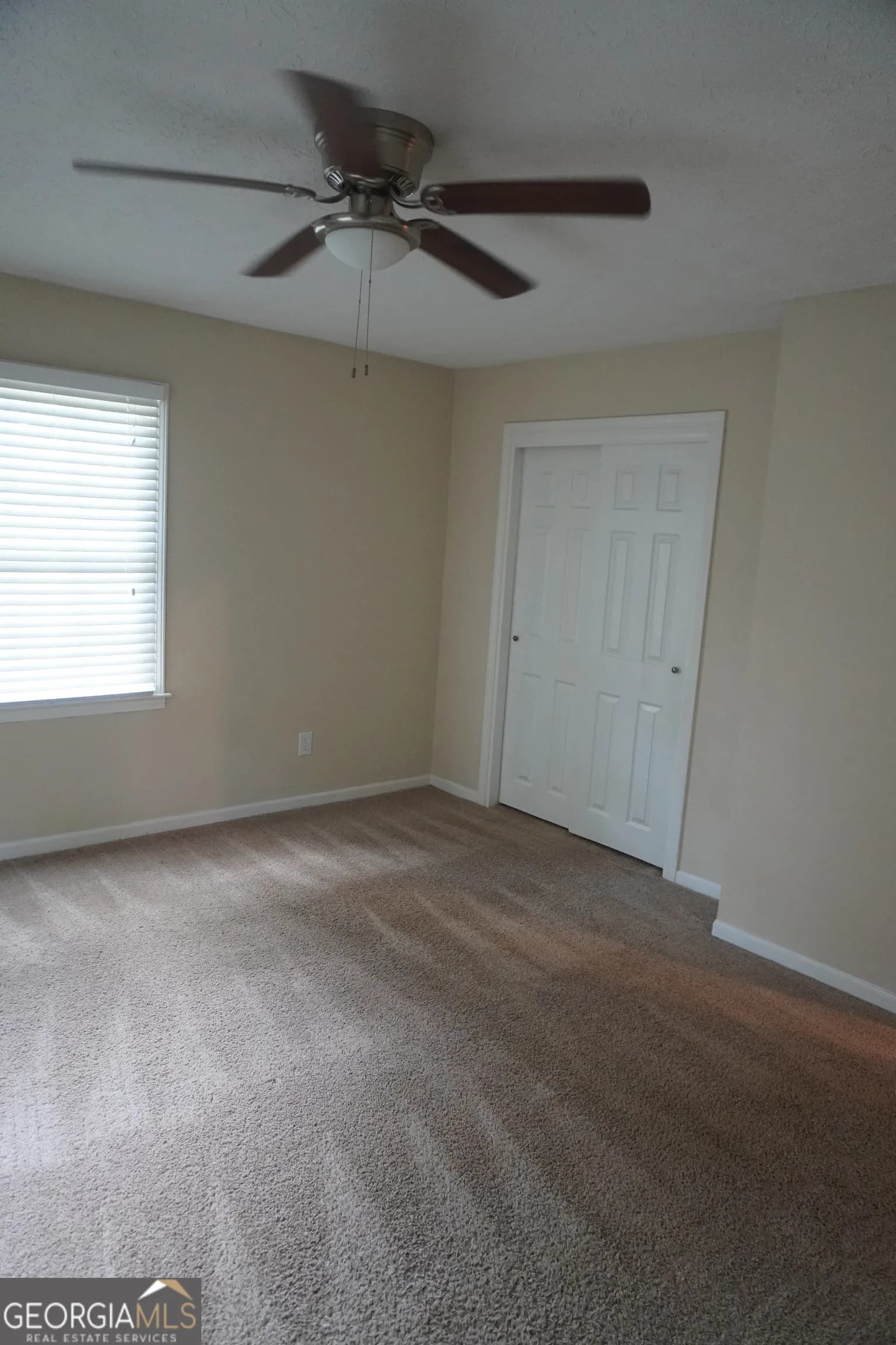 12 Northside Ave — photo 3 of 27
