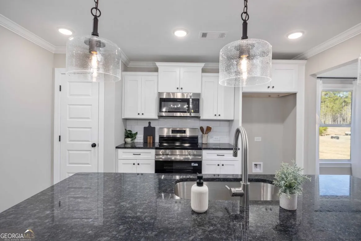 23 River's Edge Ln — photo 7 of 32