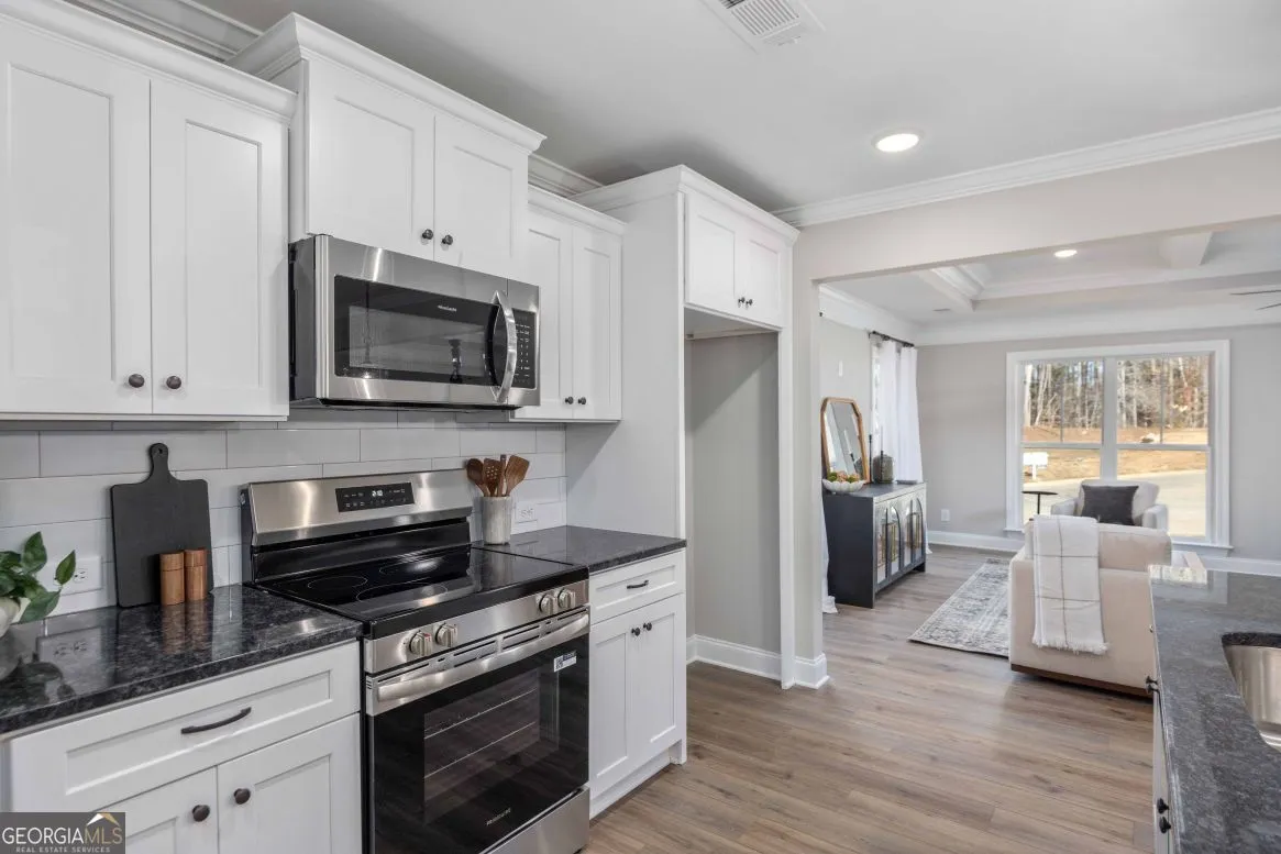 23 River's Edge Ln — photo 9 of 32