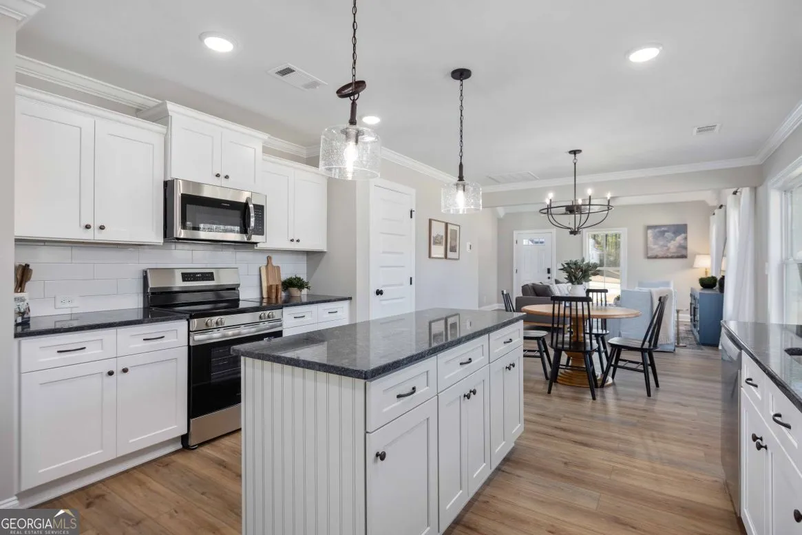 18 River's Edge Ln — photo 8 of 29