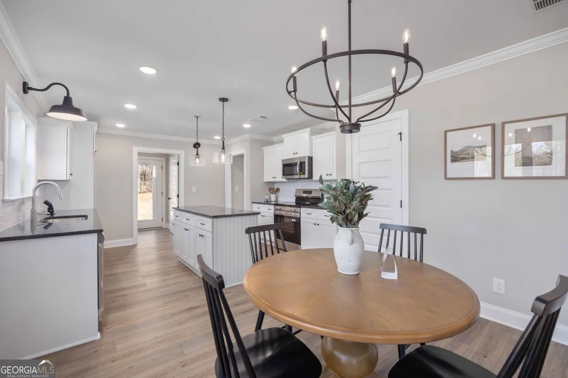 18 River's Edge Ln — photo 3 of 29