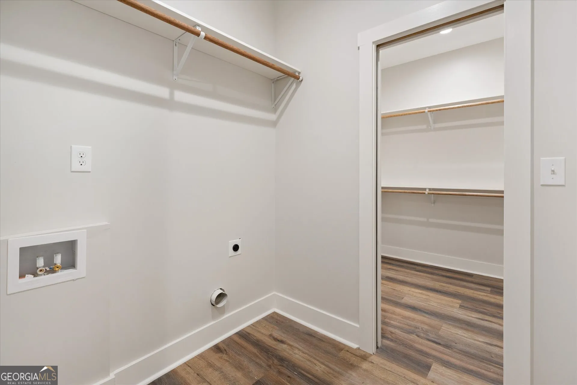 327 Crest Pointe S — photo 16 of 44