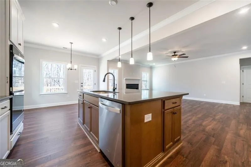 3664 Thornhill Ct — photo 5 of 37