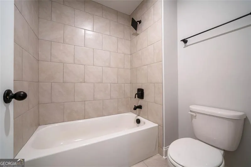3664 Thornhill Ct — photo 16 of 37