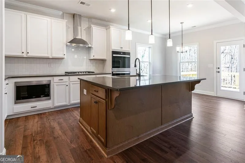 3664 Thornhill Ct — photo 4 of 37