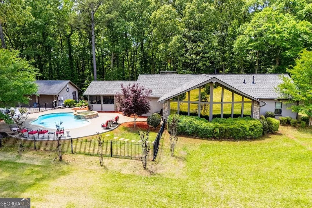 1050 Denton Rd, Douglasville