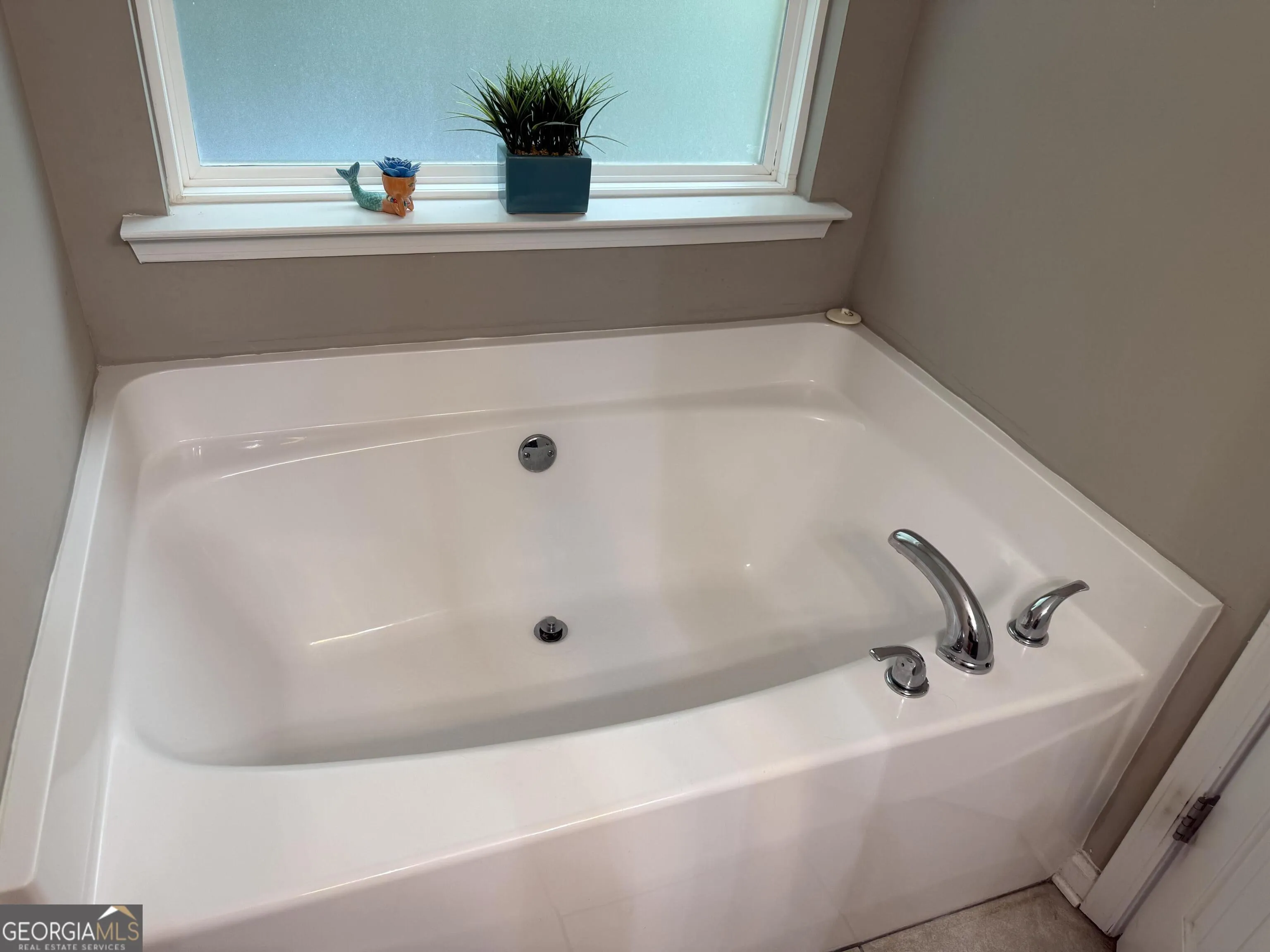 225 Fieldcrest Dr — photo 12 of 28