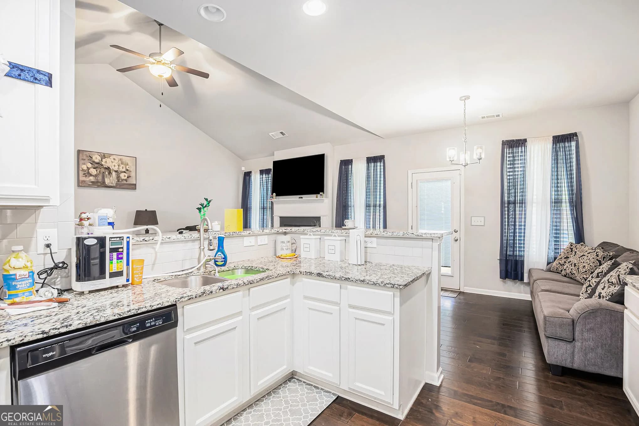 7475 Sydnee Ct — photo 6 of 25