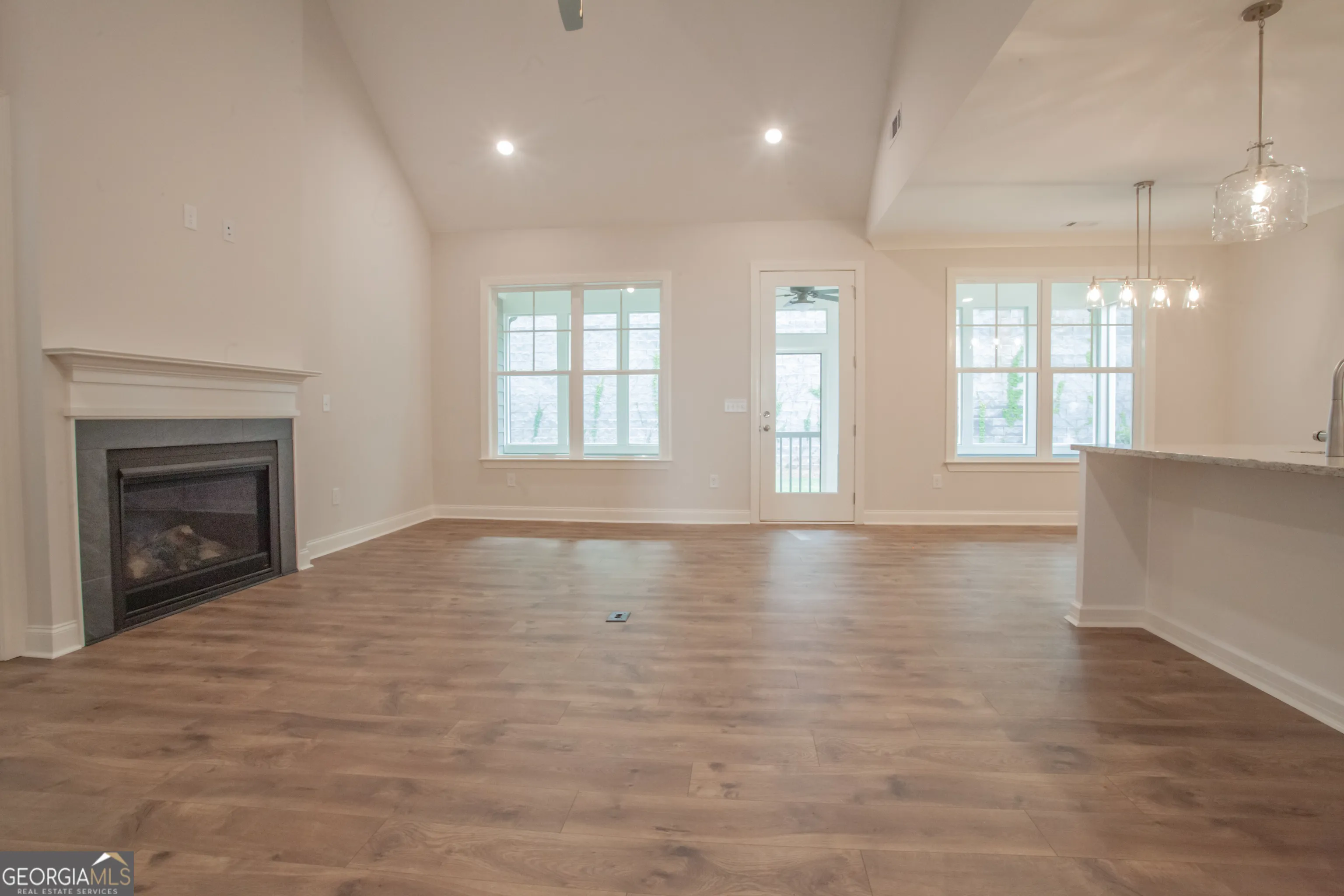 388 Maple View Dr — photo 15 of 18