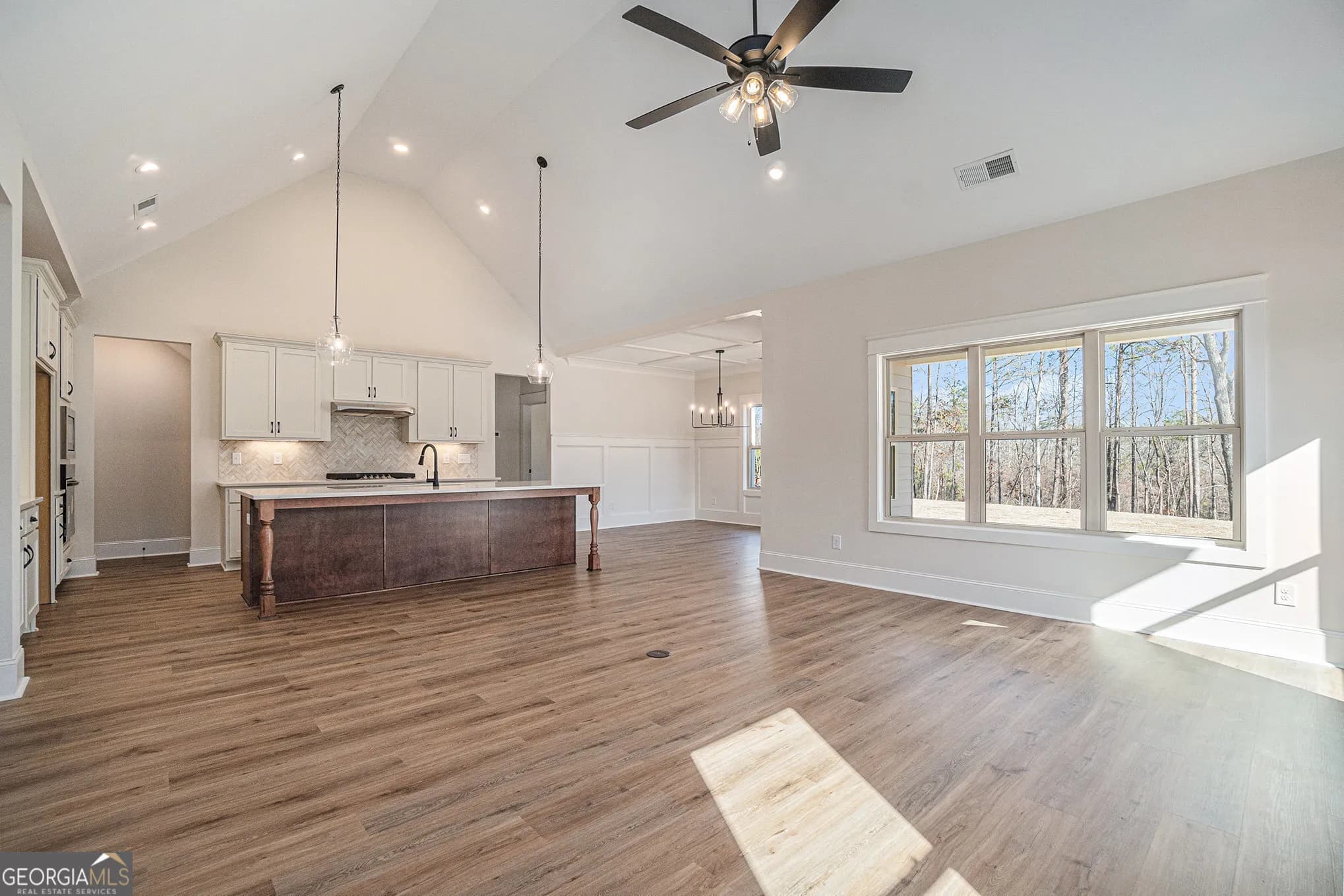 711 Charlotte Ln — photo 30 of 33