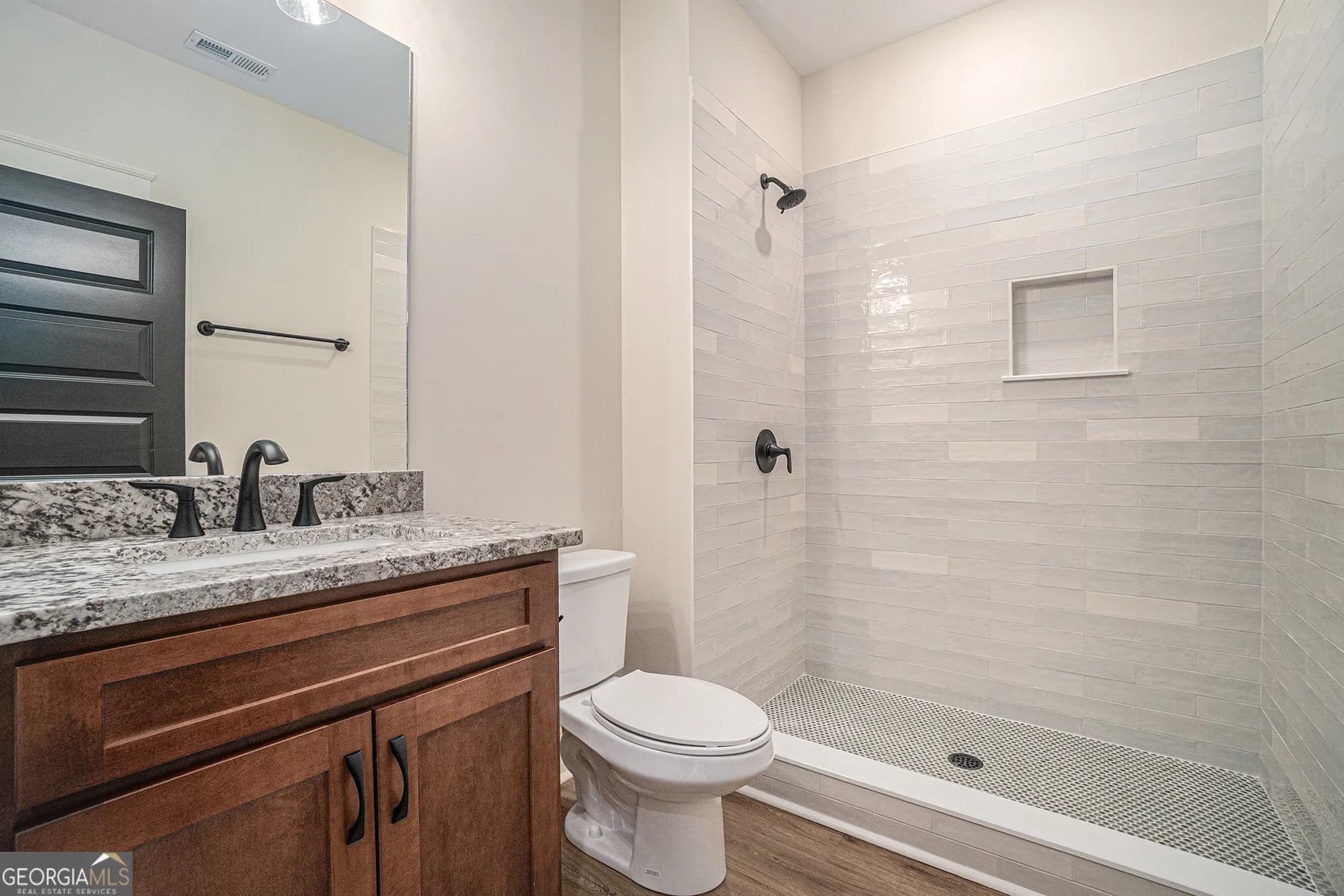 711 Charlotte Ln — photo 6 of 33