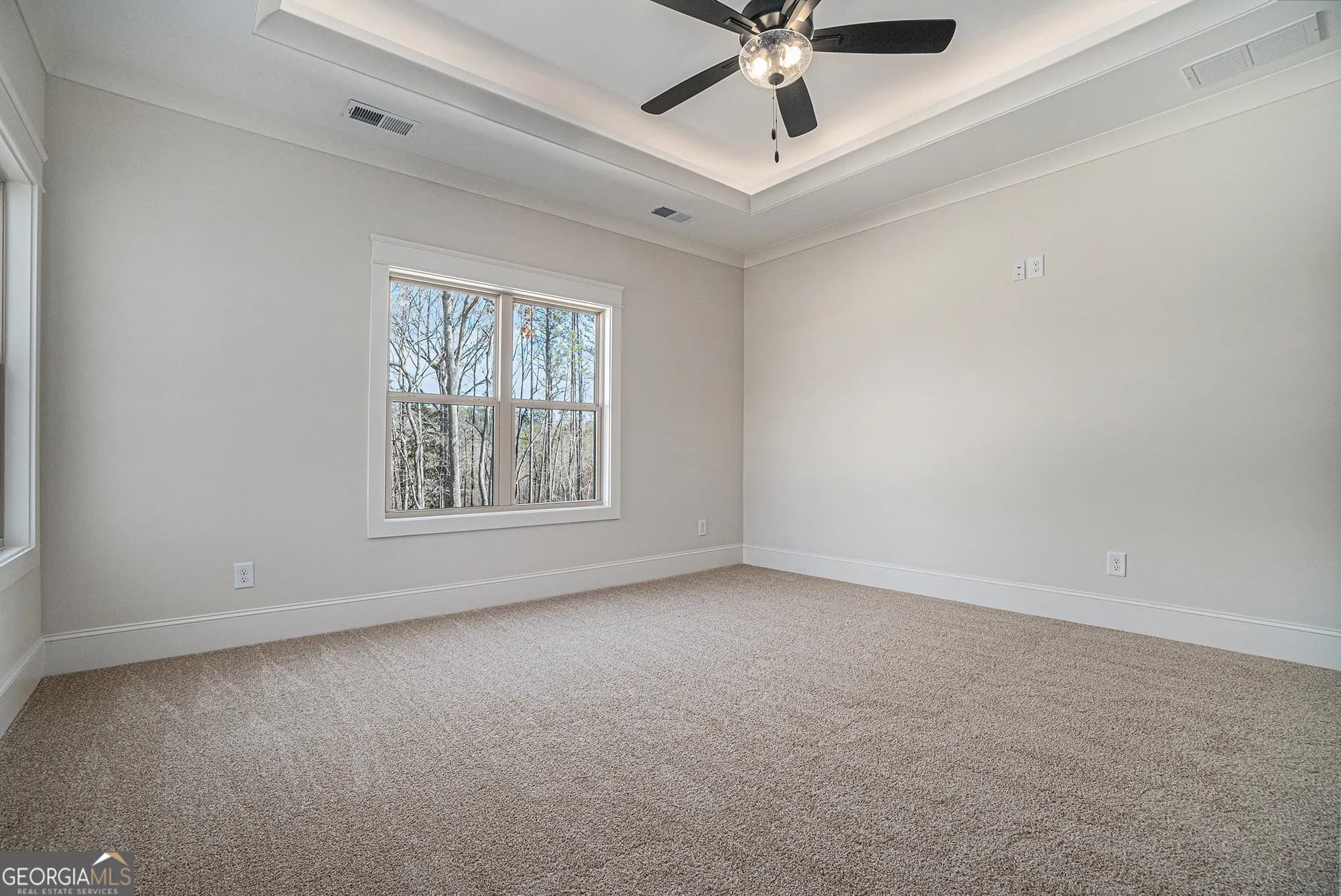 711 Charlotte Ln — photo 8 of 33