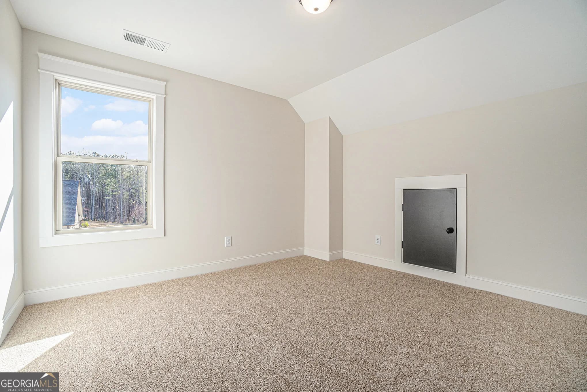 711 Charlotte Ln — photo 16 of 33