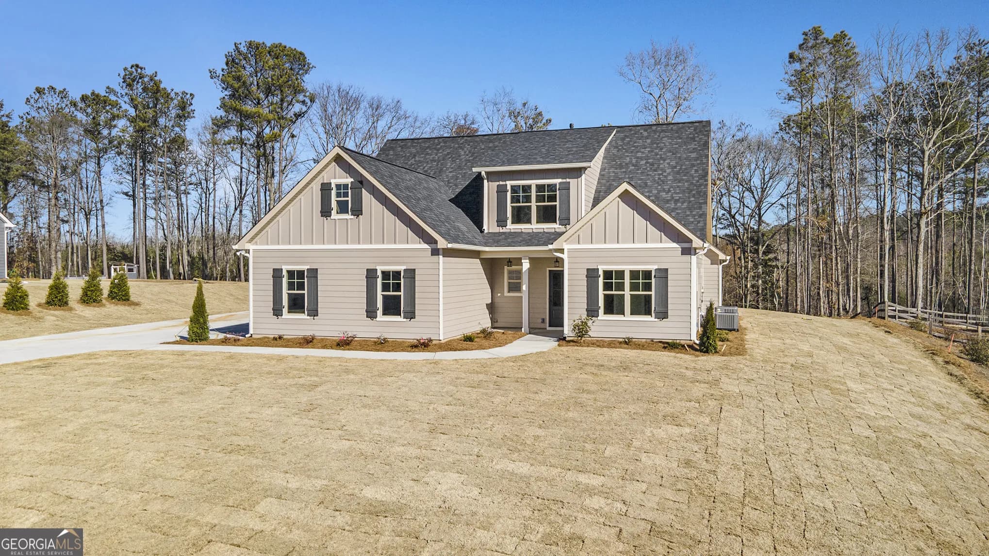 711 Charlotte Ln — photo 2 of 33