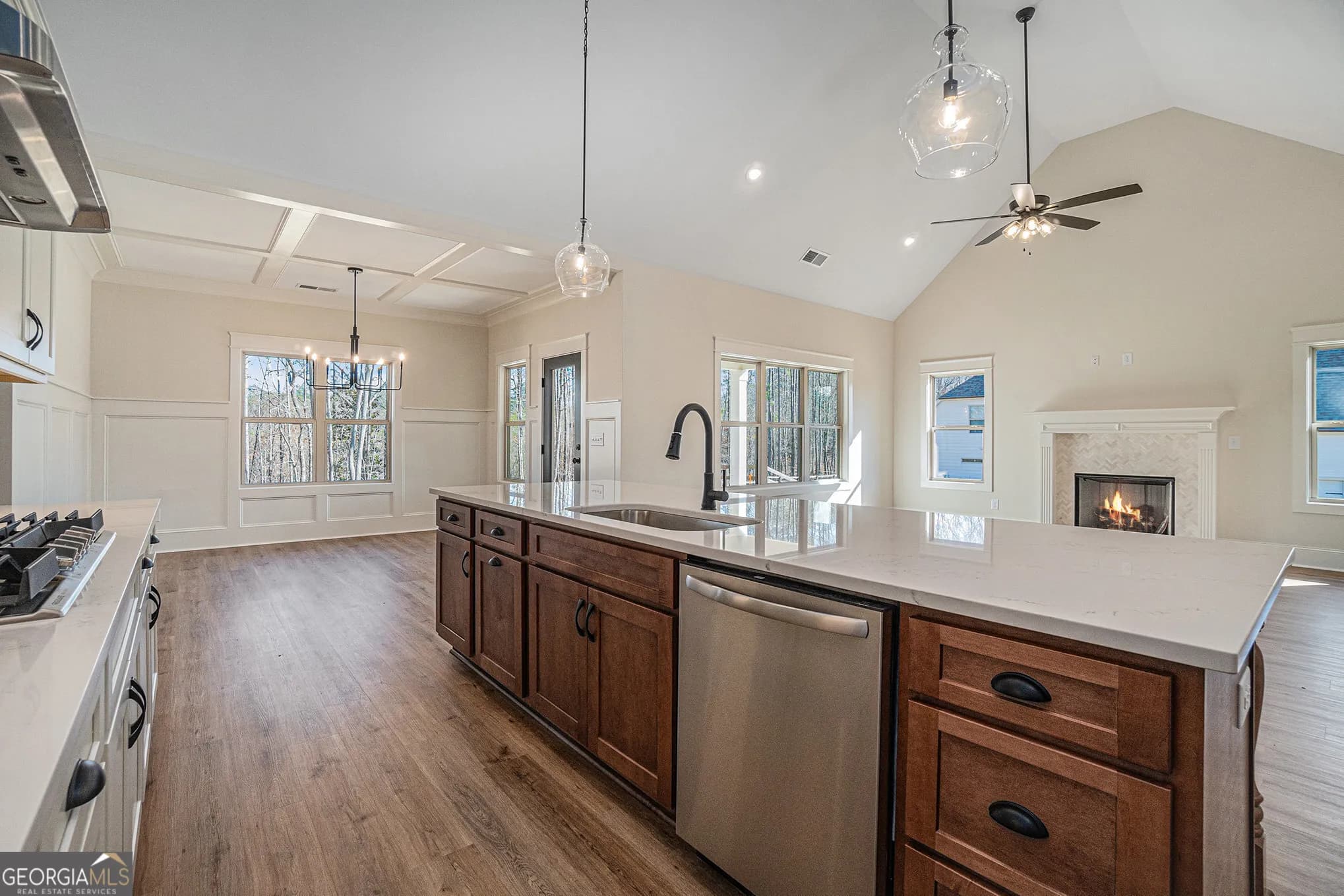 711 Charlotte Ln — photo 33 of 33