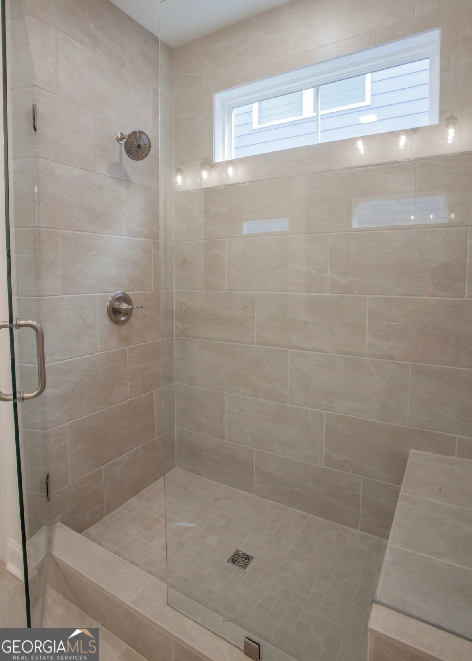 390 Maple View Dr — photo 3 of 18