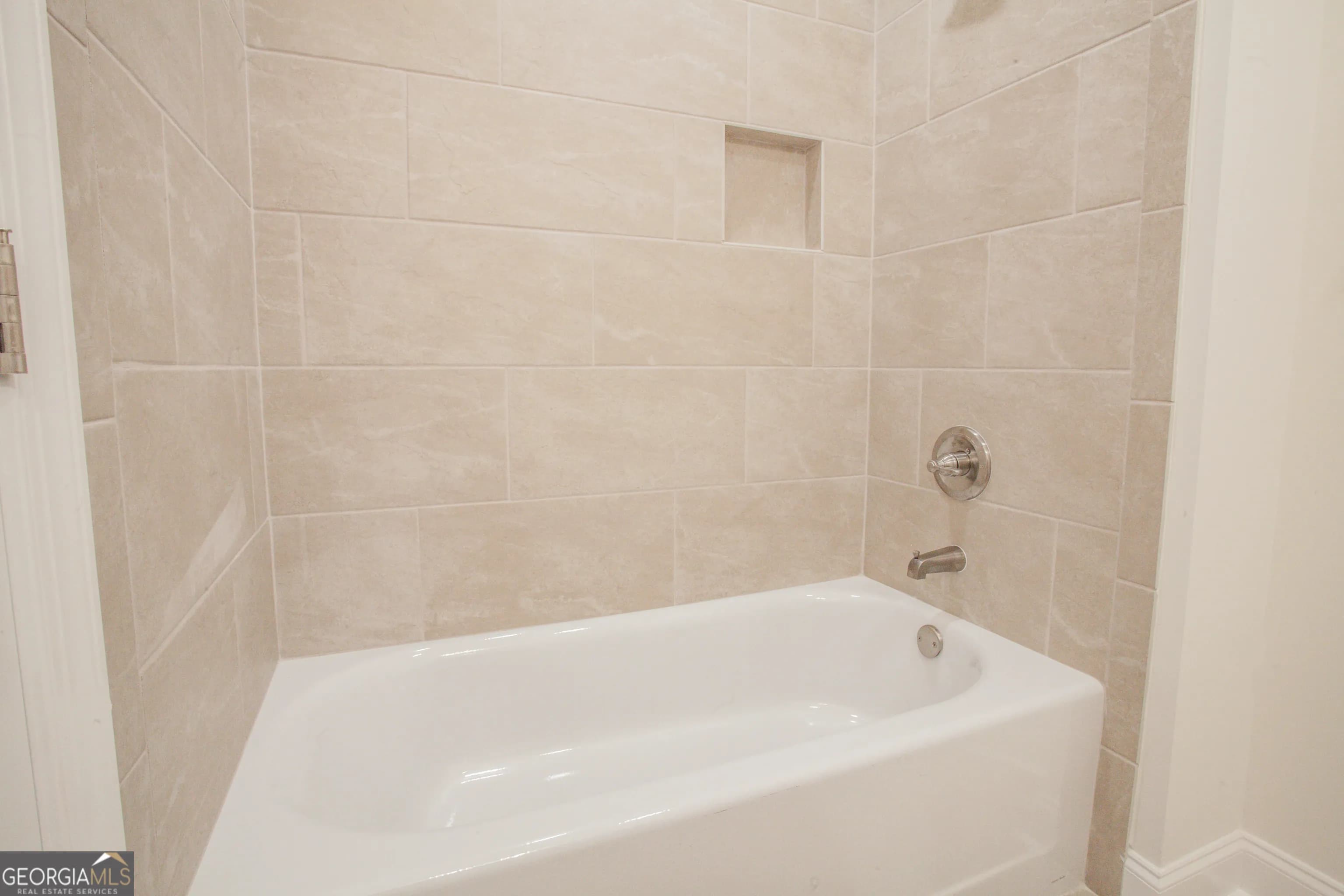 390 Maple View Dr — photo 7 of 18