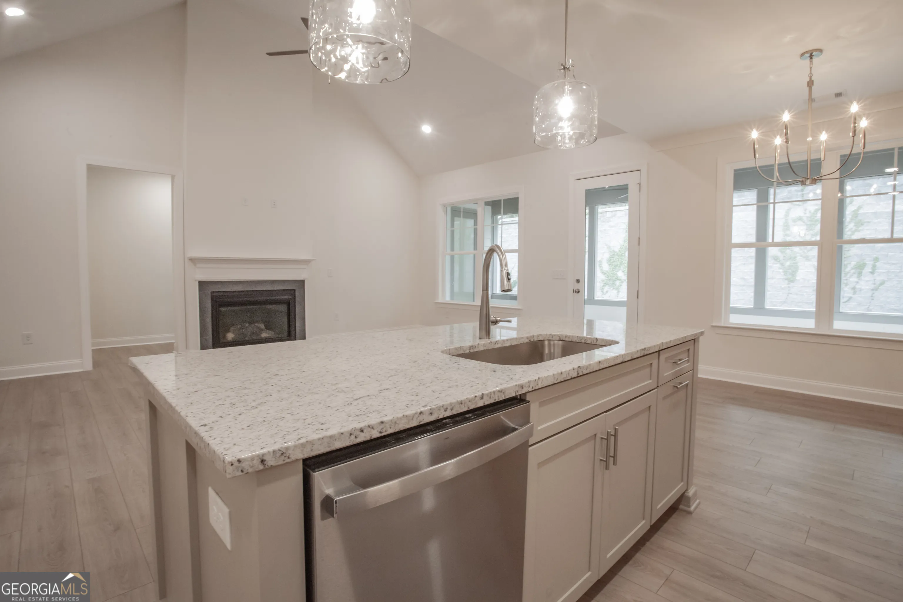 390 Maple View Dr — photo 13 of 18