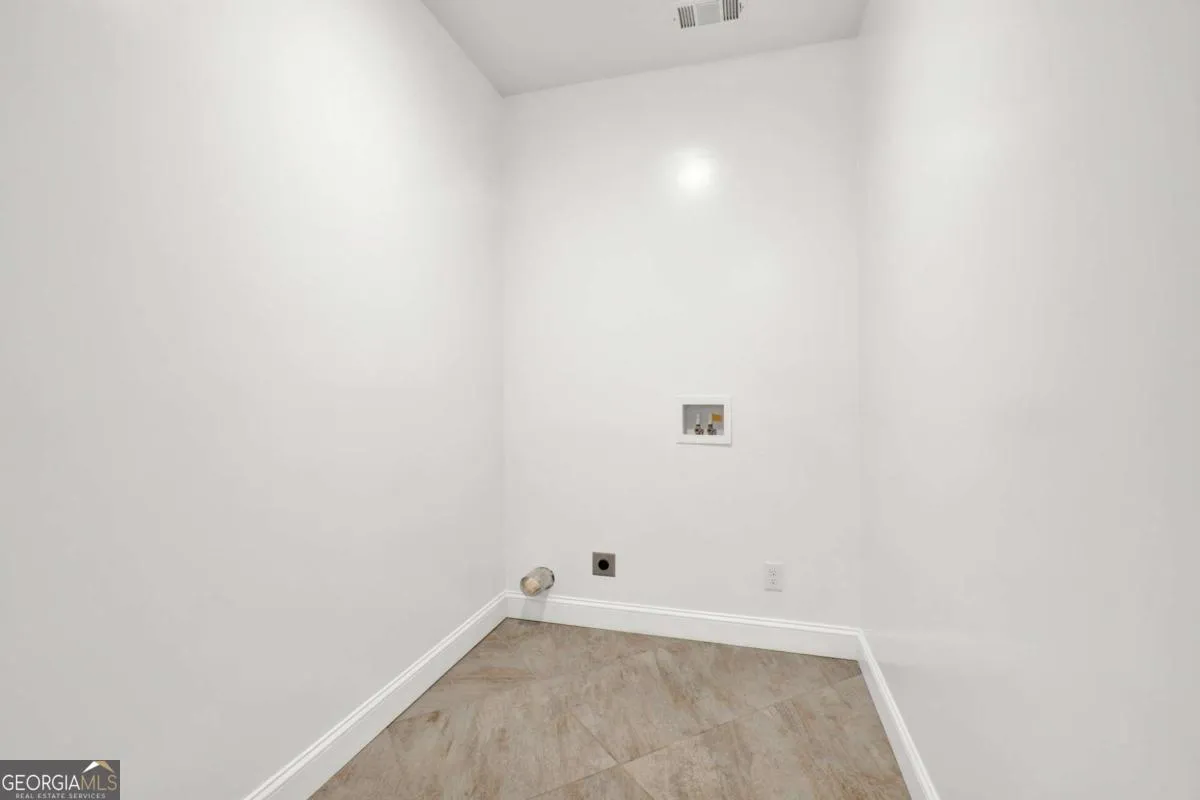 2794 Cleburne Pkwy — photo 11 of 47