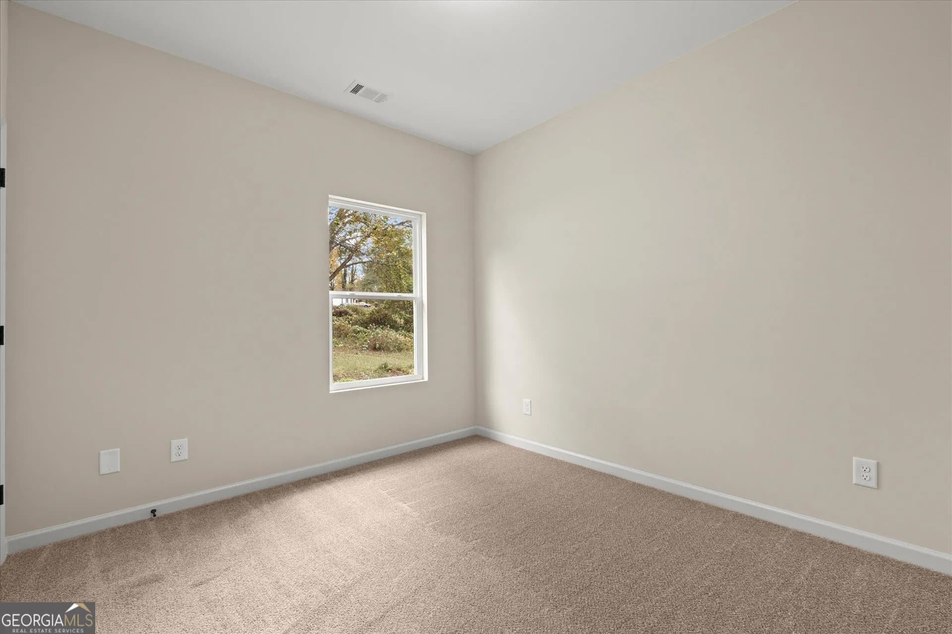 654 King St — photo 10 of 35