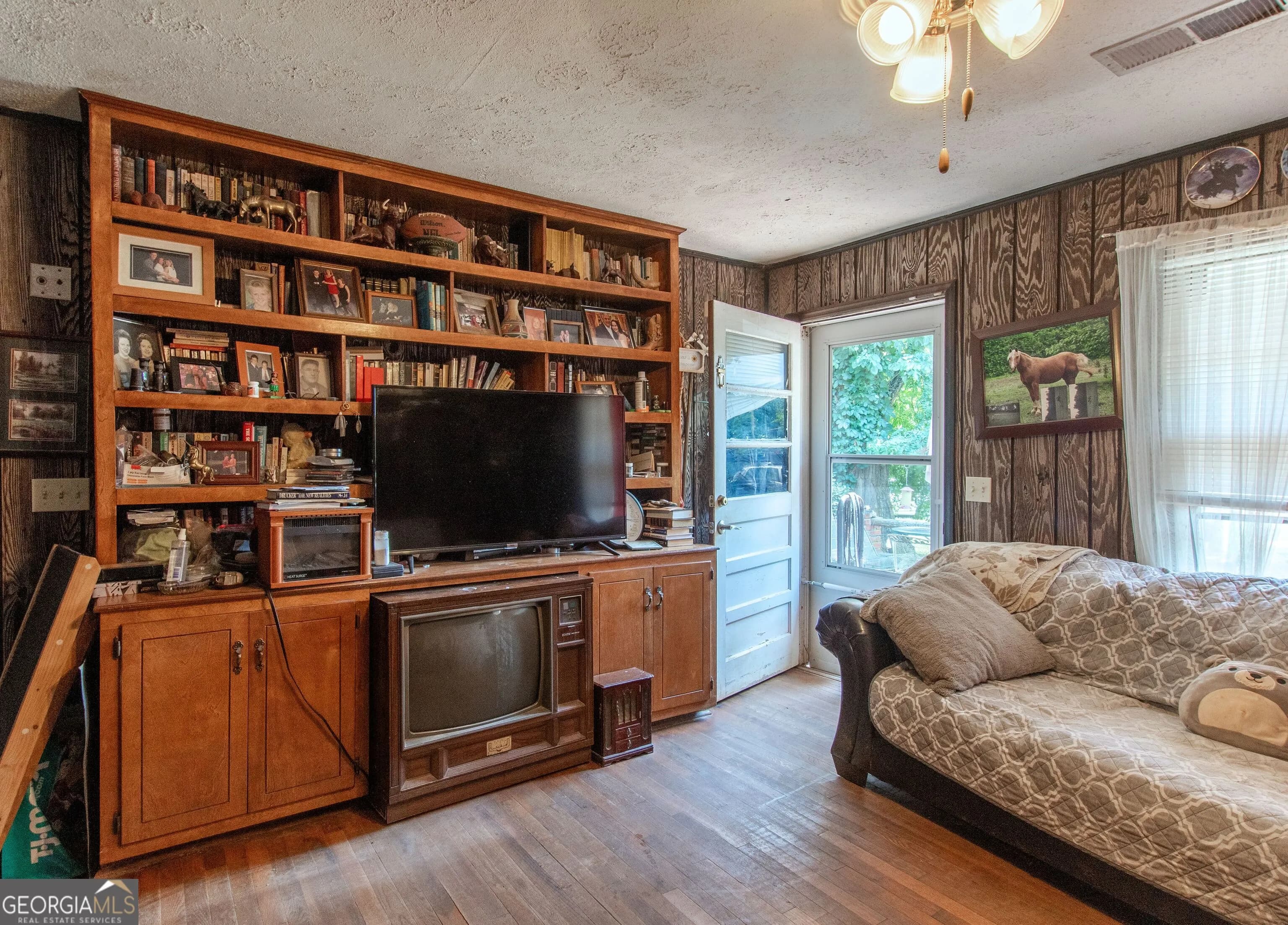 1358 W 5 Hwy — photo 7 of 31
