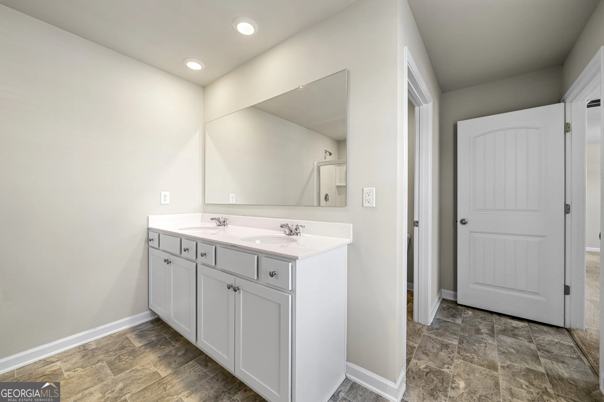 6900 Oak Valley Dr — photo 11 of 24