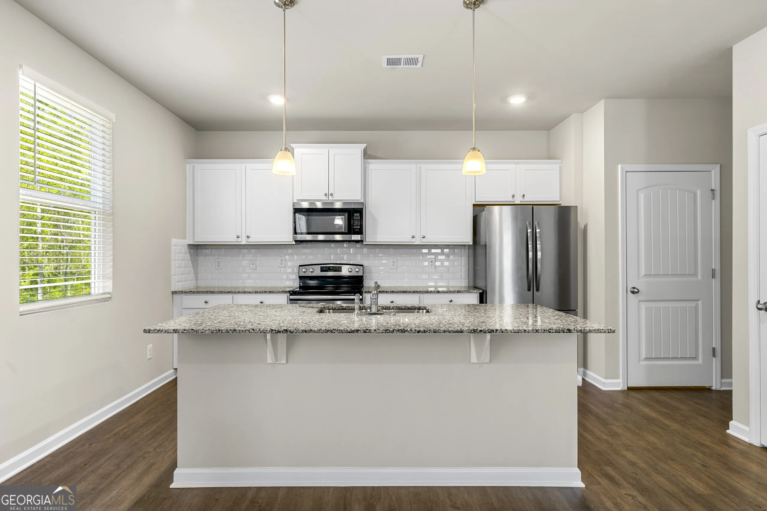 6900 Oak Valley Dr — photo 3 of 24