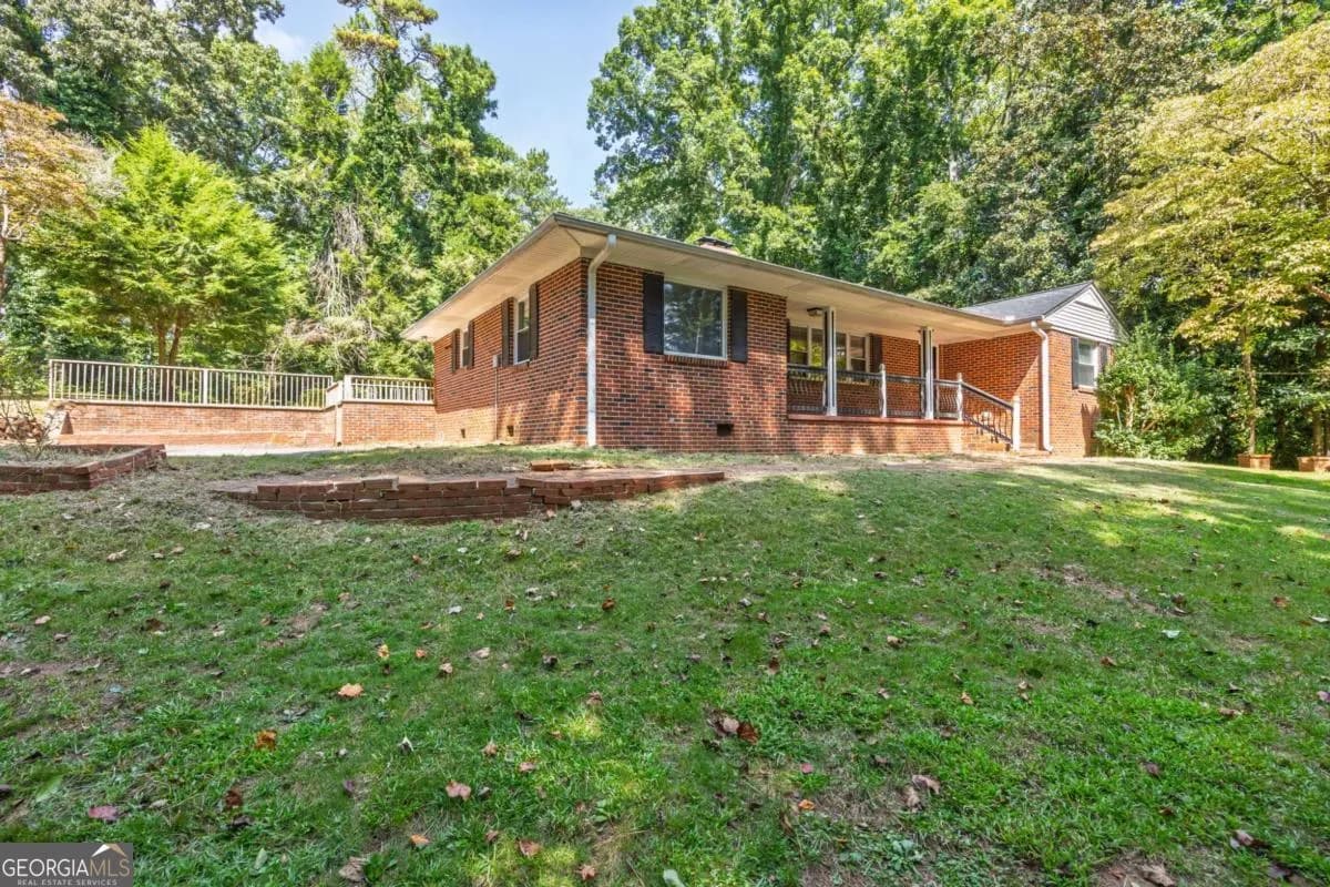 250 Memorial Dr — photo 2 of 54