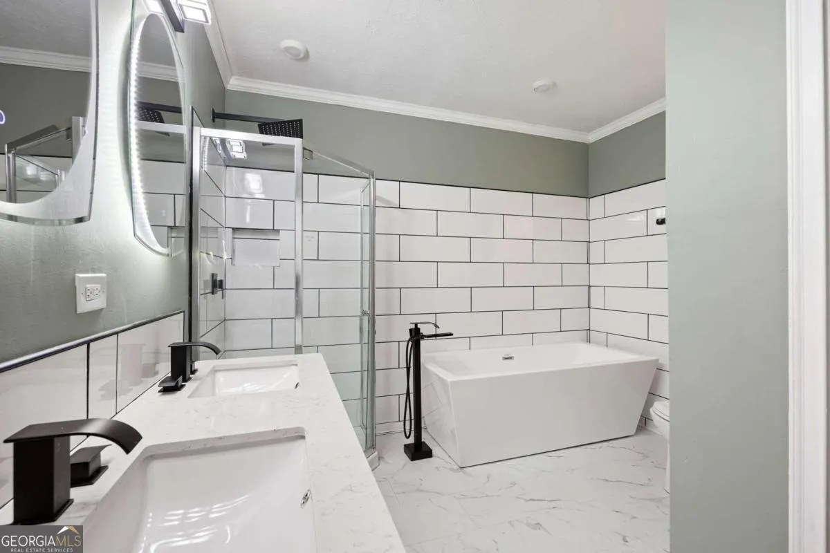 250 Memorial Dr — photo 10 of 54