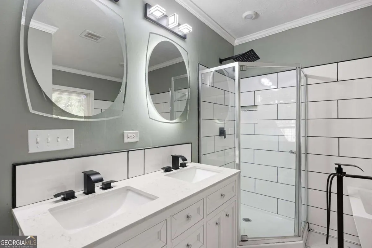 250 Memorial Dr — photo 12 of 54
