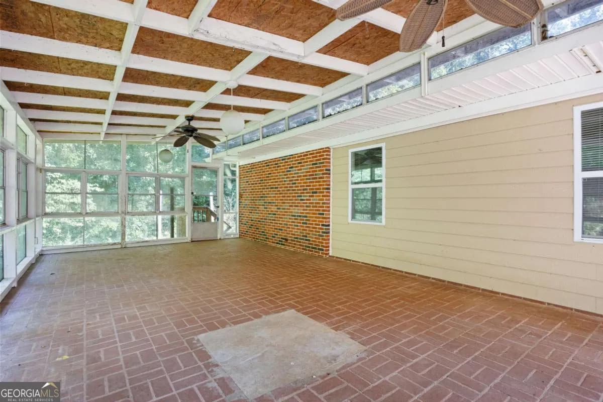 250 Memorial Dr — photo 20 of 54