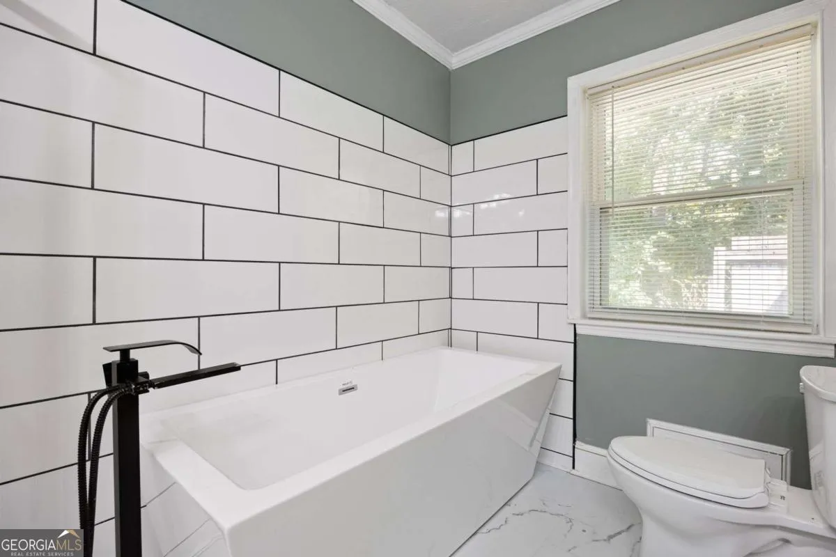 250 Memorial Dr — photo 11 of 54