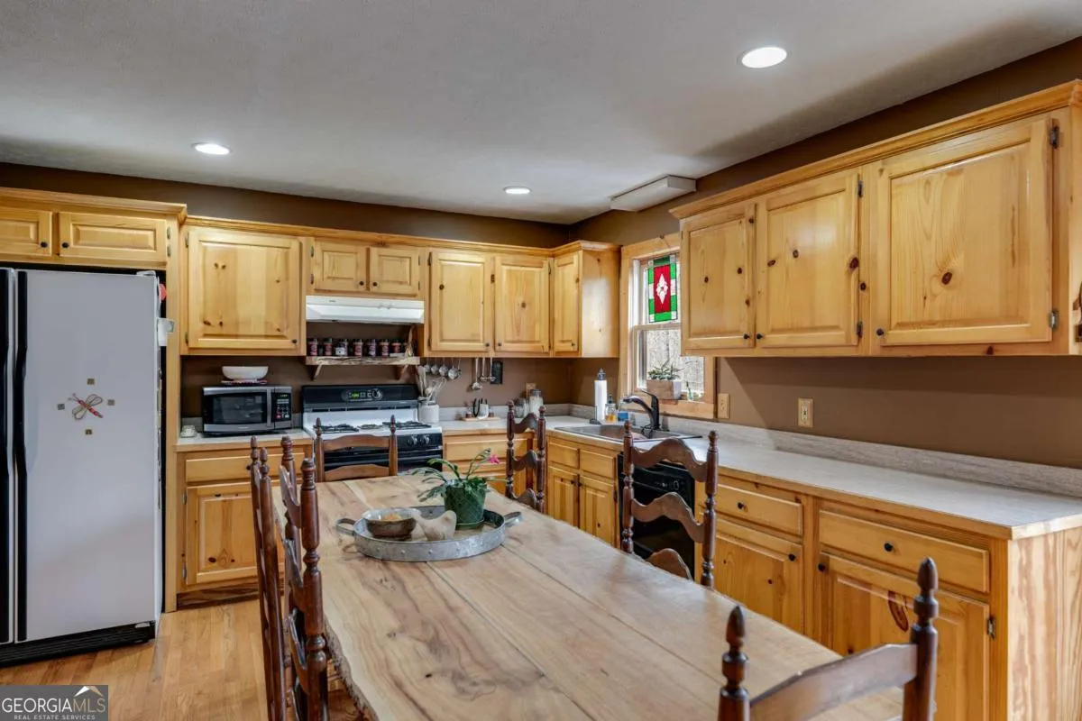 630 Stoney Point Rd — photo 6 of 41