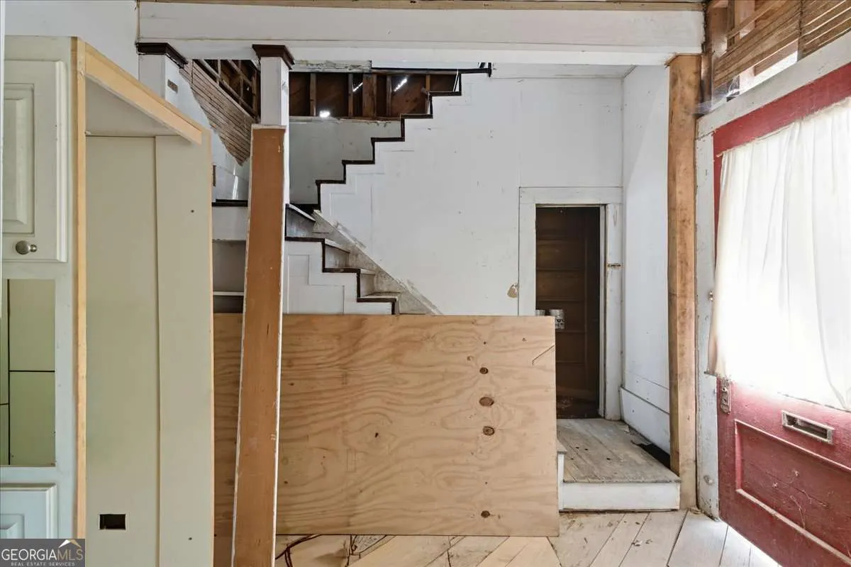 111 Bryan St W — photo 27 of 32