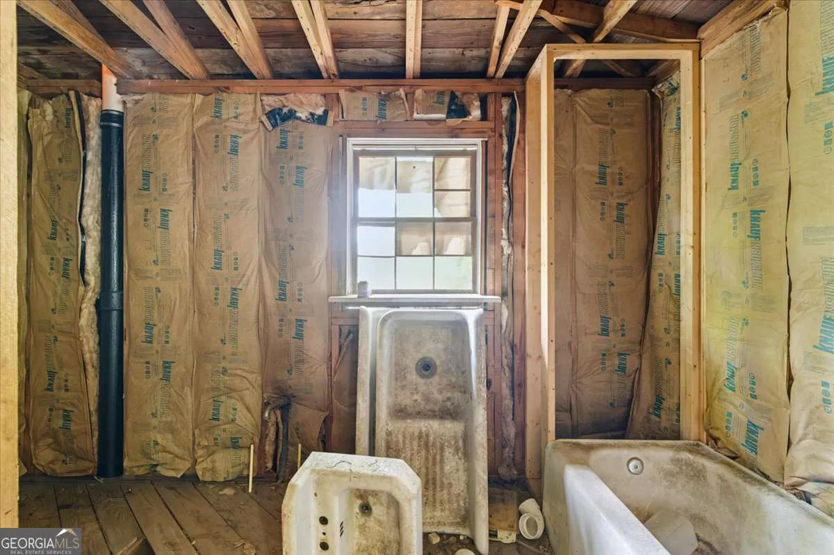 111 Bryan St W — photo 12 of 32