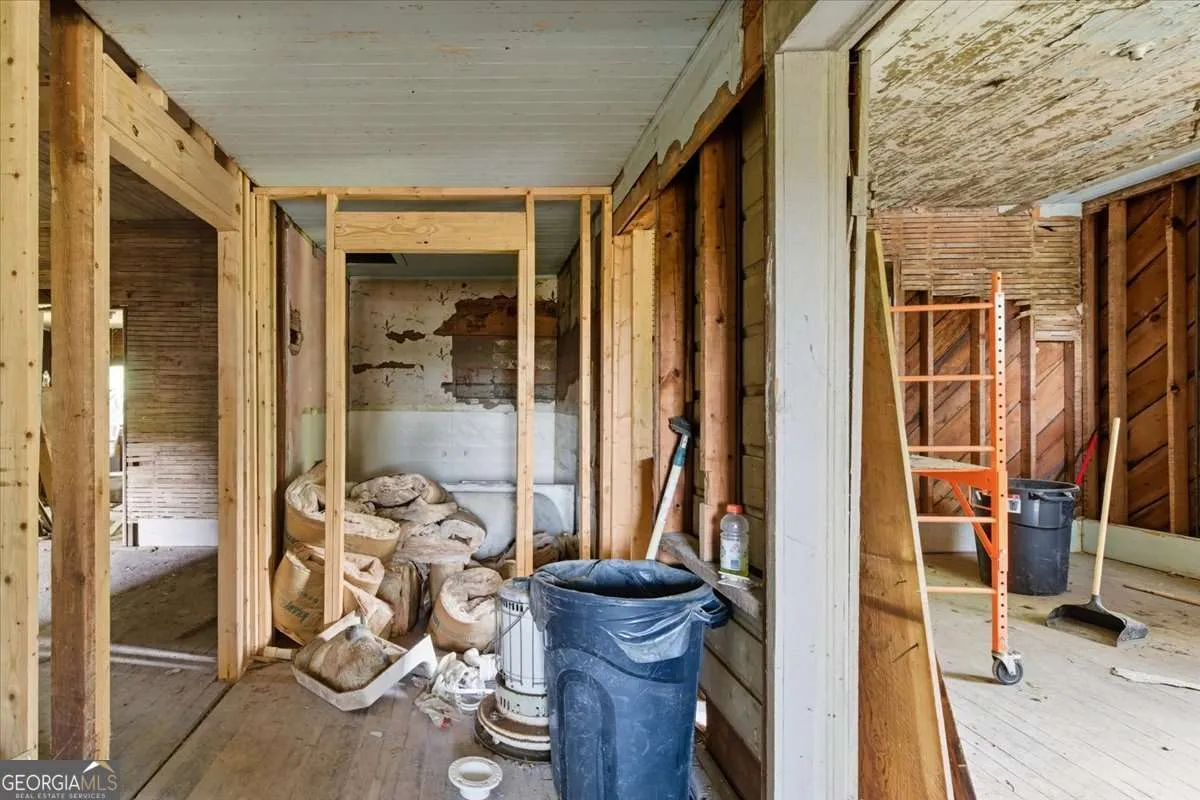 111 Bryan St W — photo 19 of 32