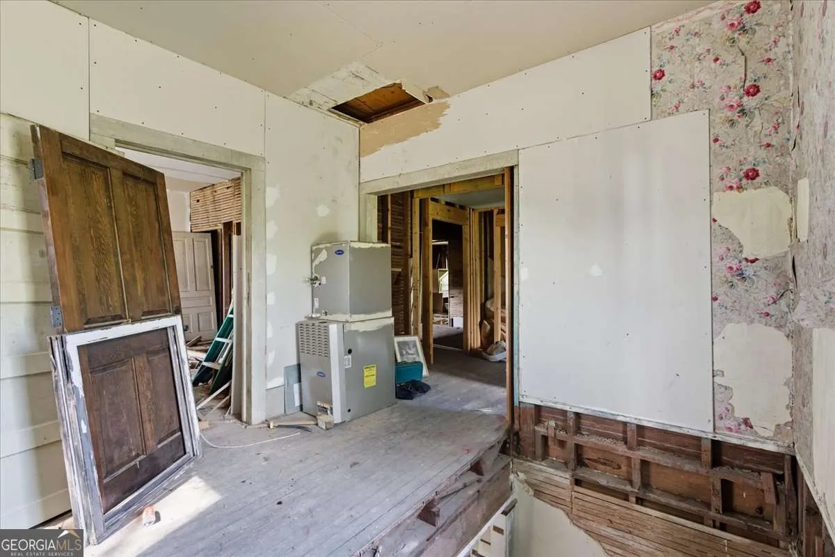 111 Bryan St W — photo 15 of 32