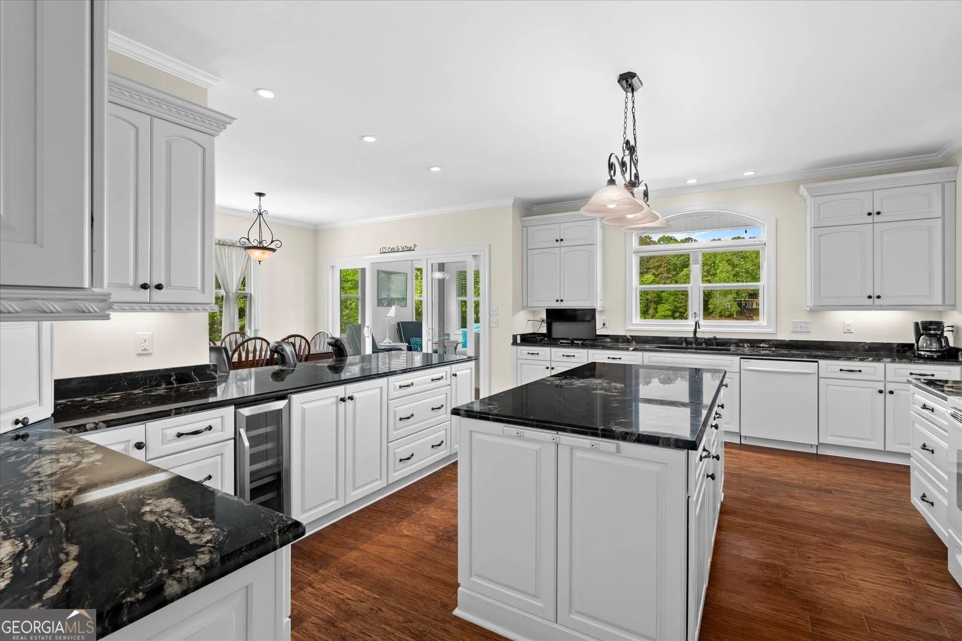 2191 Lakeview Pkwy — photo 9 of 96