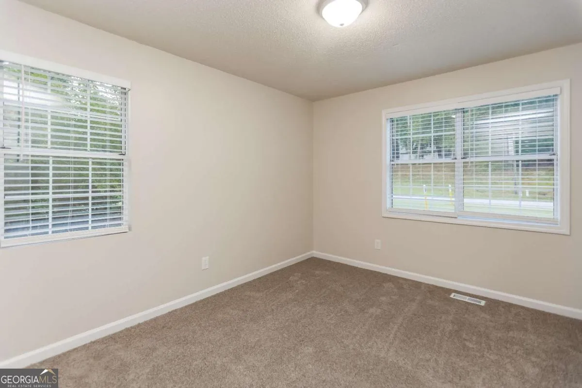 498 Remington Ln — photo 8 of 23