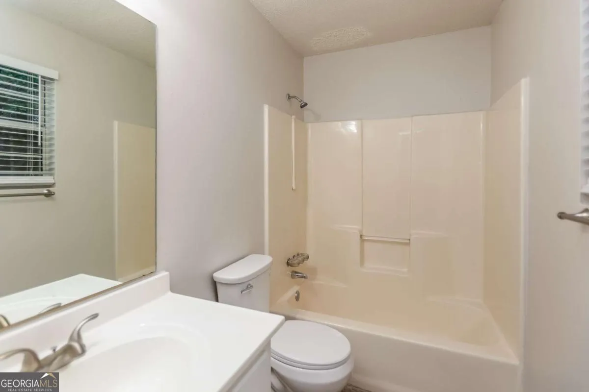 498 Remington Ln — photo 3 of 23