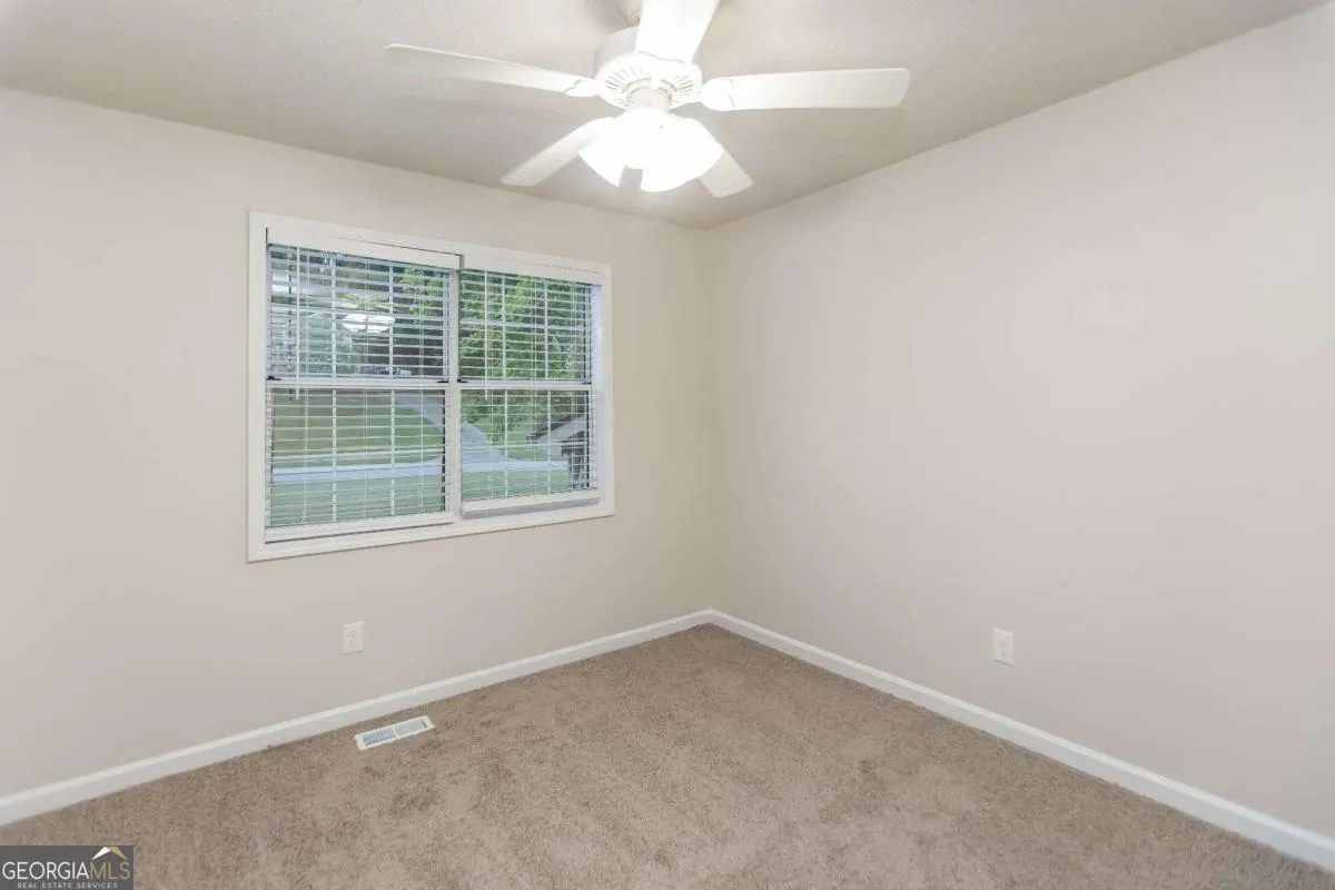 498 Remington Ln — photo 5 of 23
