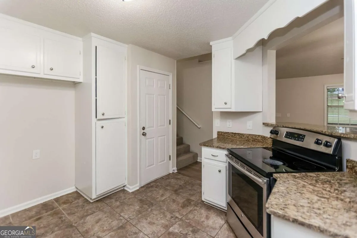 498 Remington Ln — photo 17 of 23