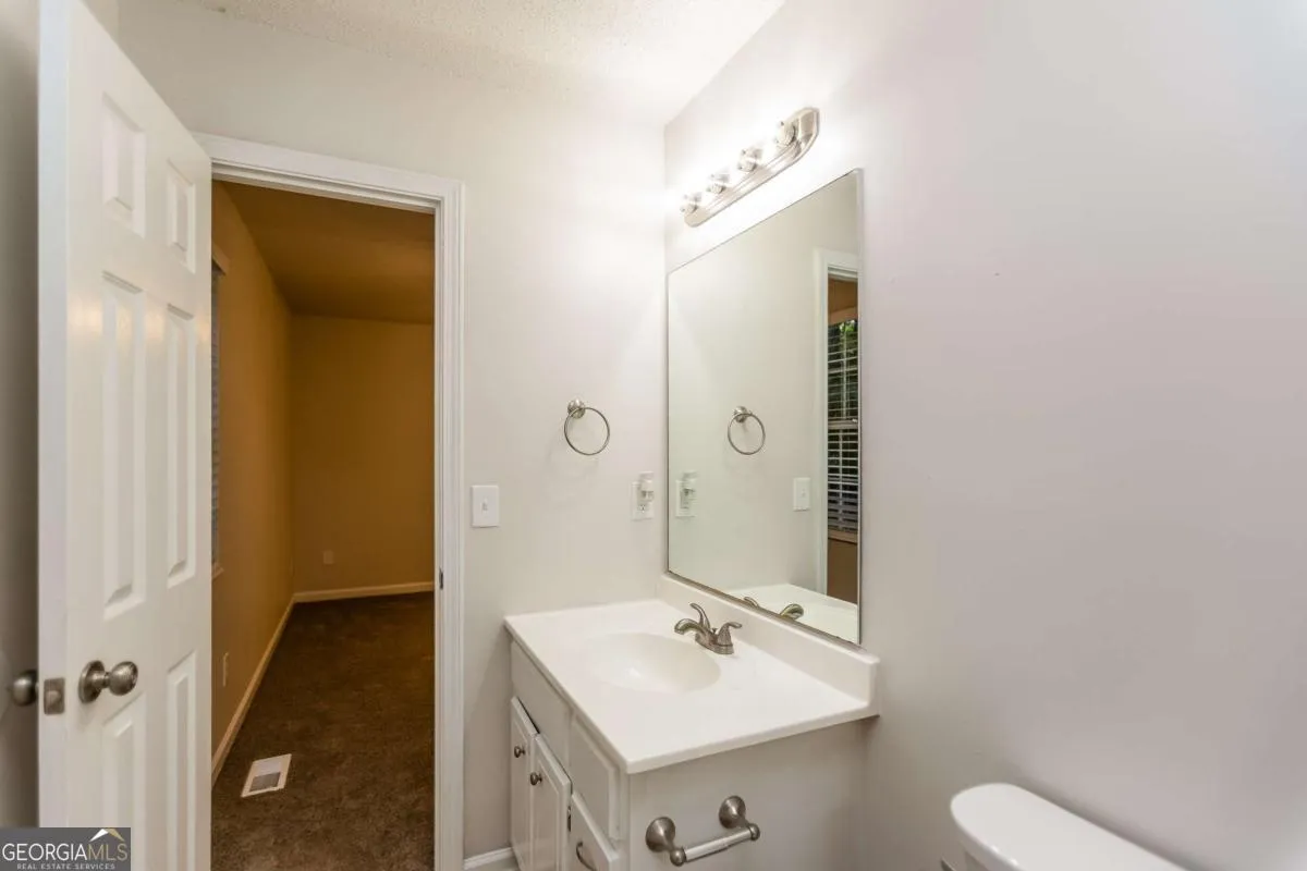 498 Remington Ln — photo 4 of 23