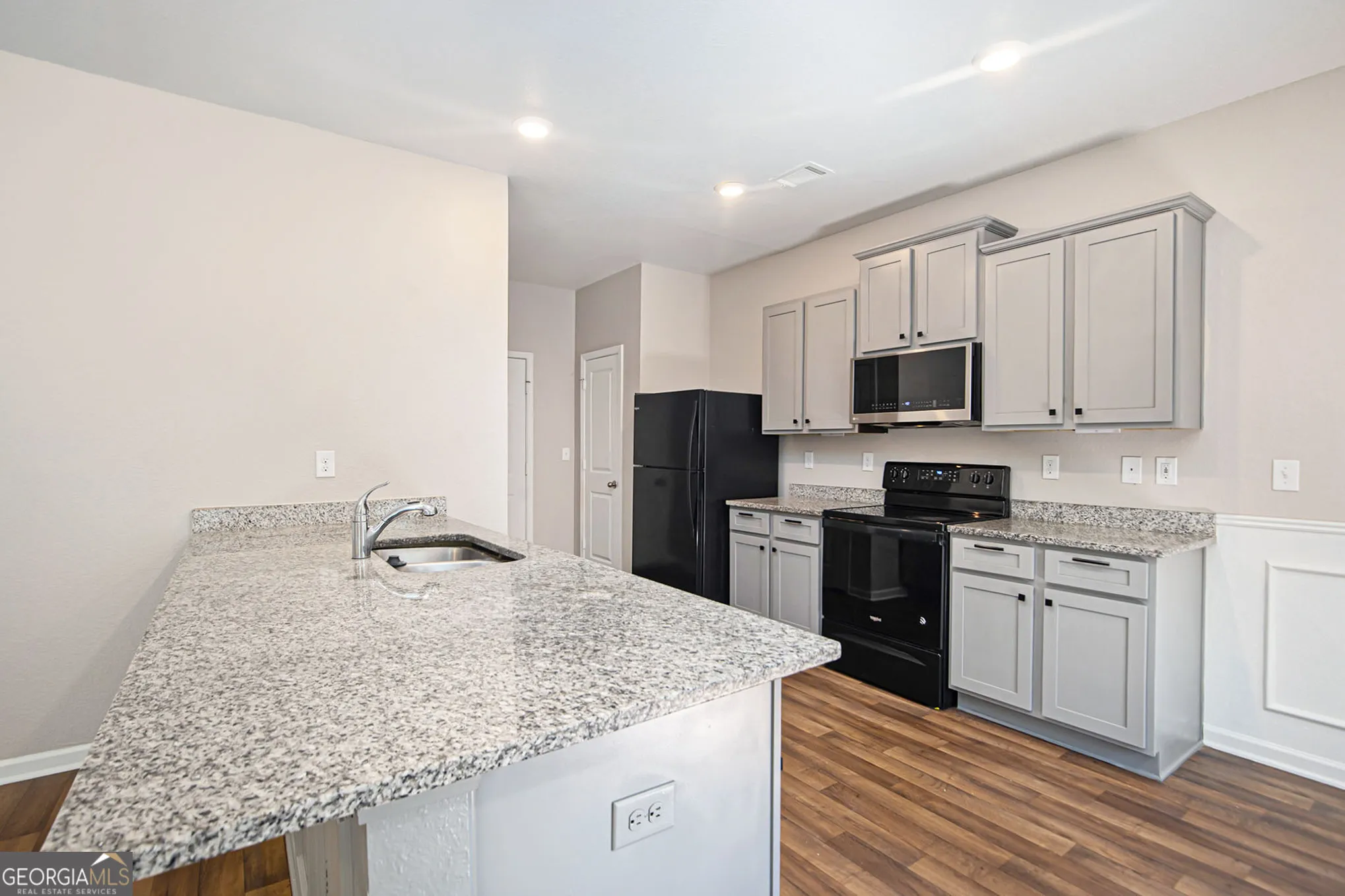 4702 Moccasin Ct — photo 4 of 32