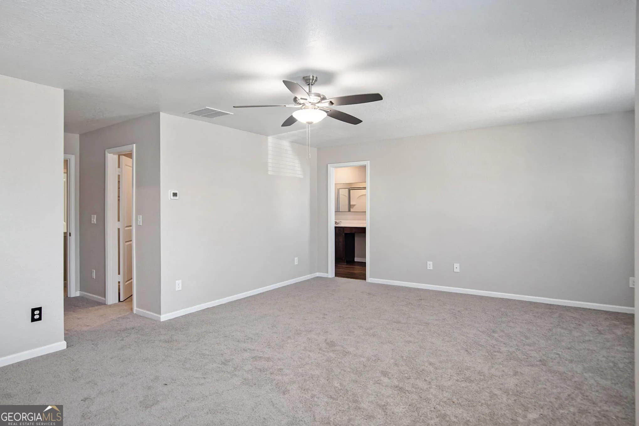 4702 Moccasin Ct — photo 9 of 32
