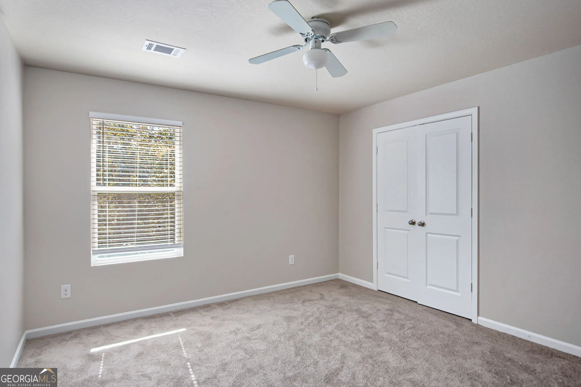 4702 Moccasin Ct — photo 12 of 32