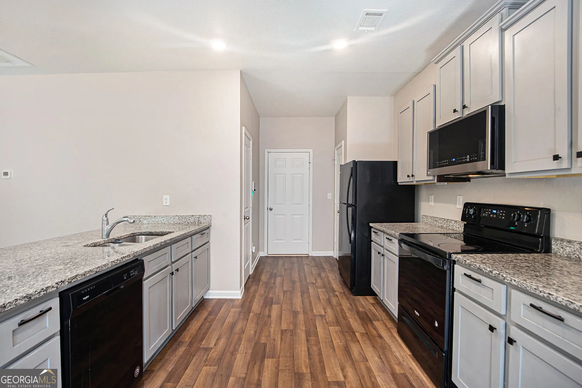 4702 Moccasin Ct — photo 3 of 32