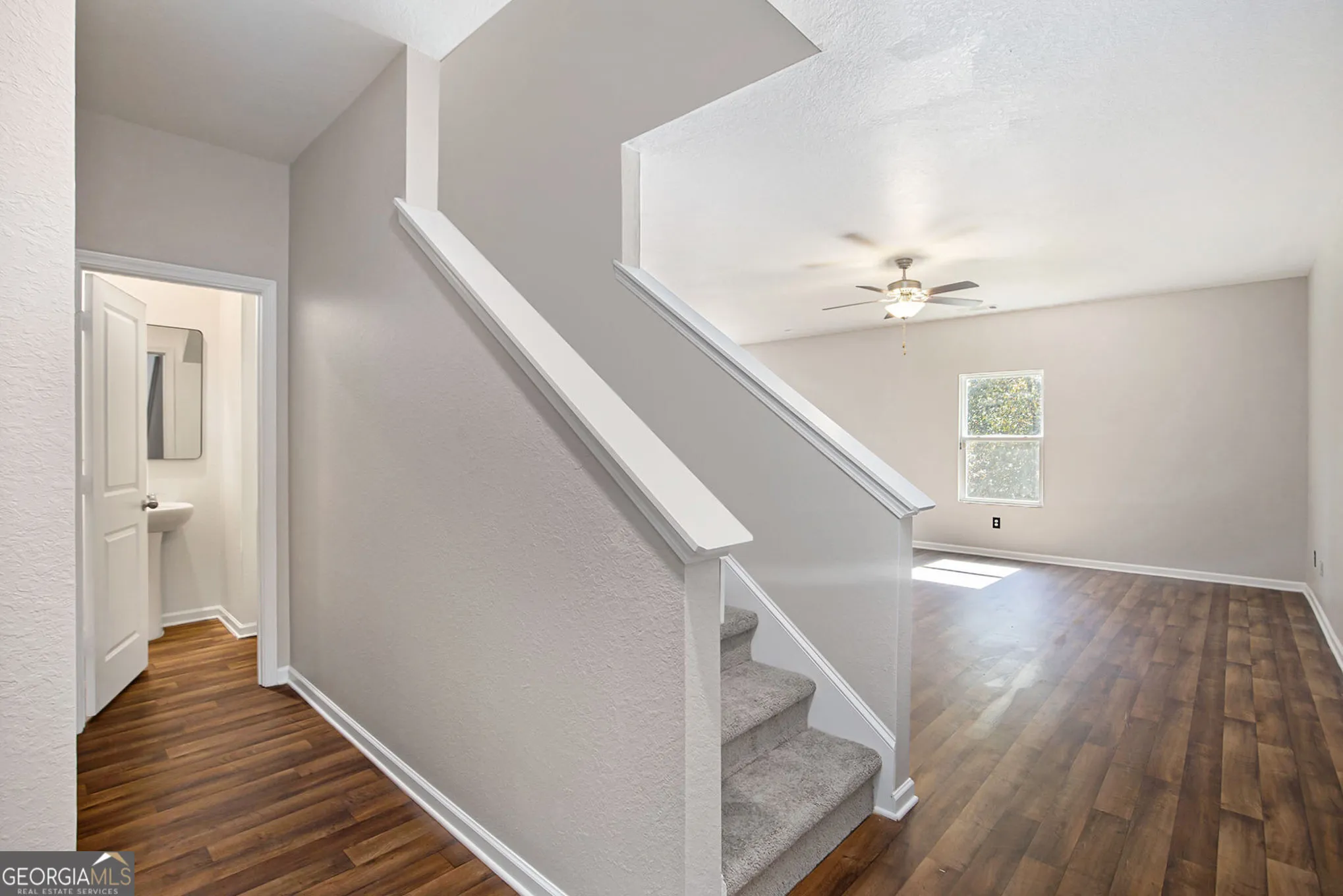 4702 Moccasin Ct — photo 13 of 32