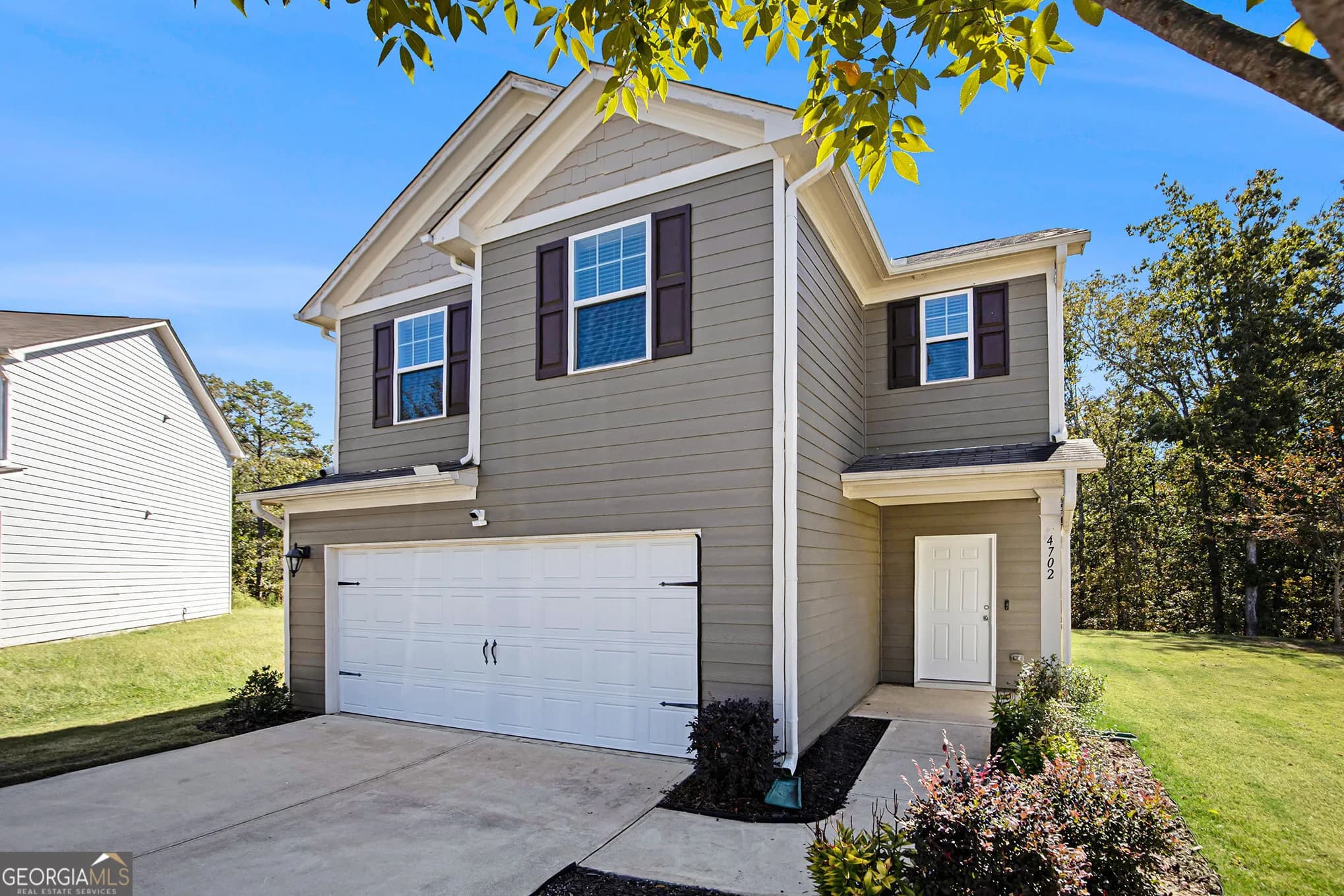 4702 Moccasin Ct — photo 2 of 32