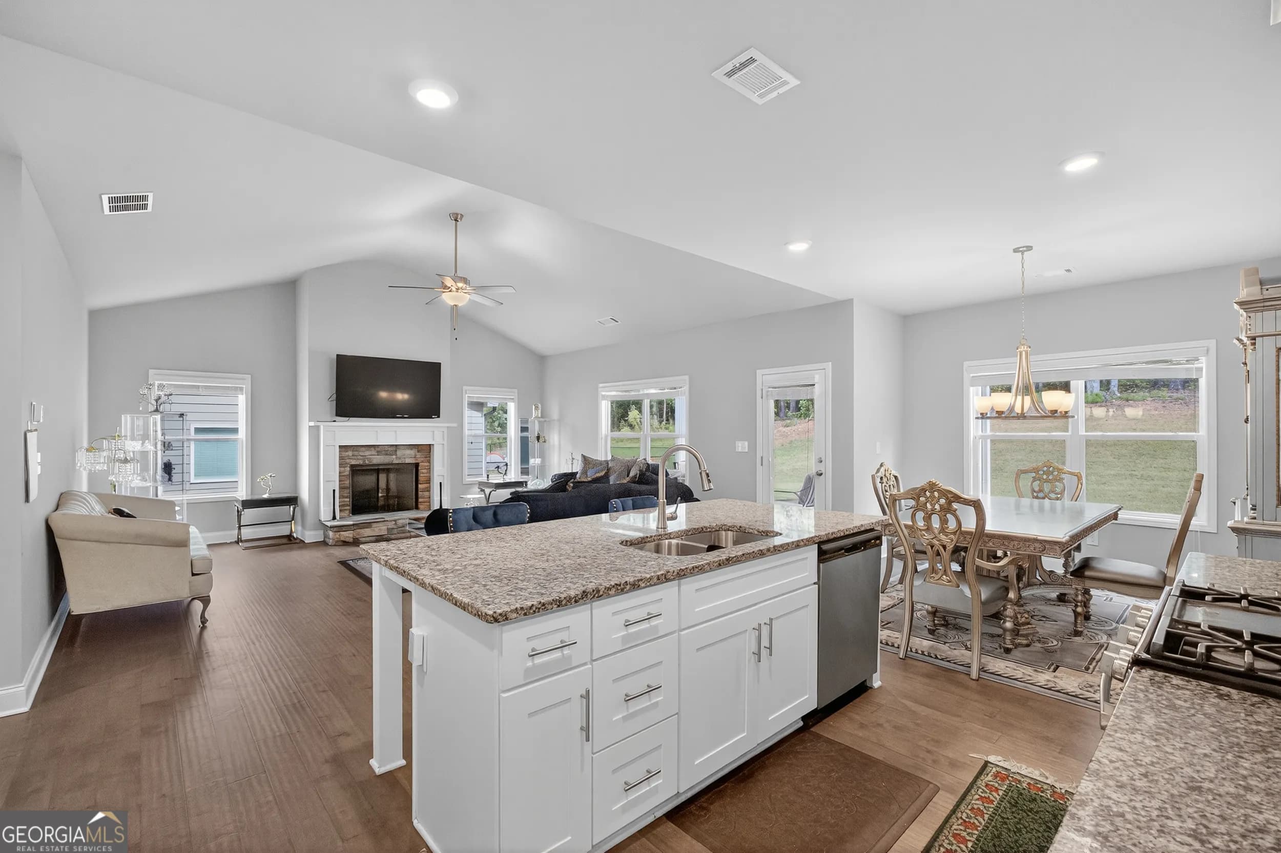 8325 Loch Lomand Ln — photo 12 of 31